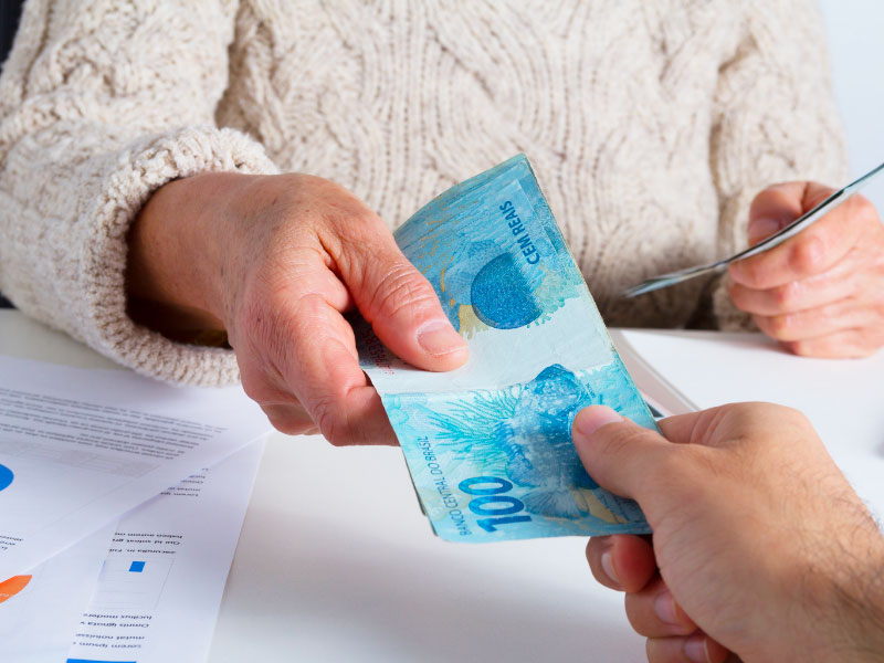 O que é empréstimo consignado? Entenda como funciona e quem pode contratar